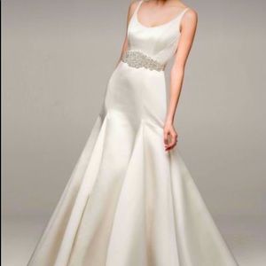 Satin trumpet wedding gown. Button back. Brand new